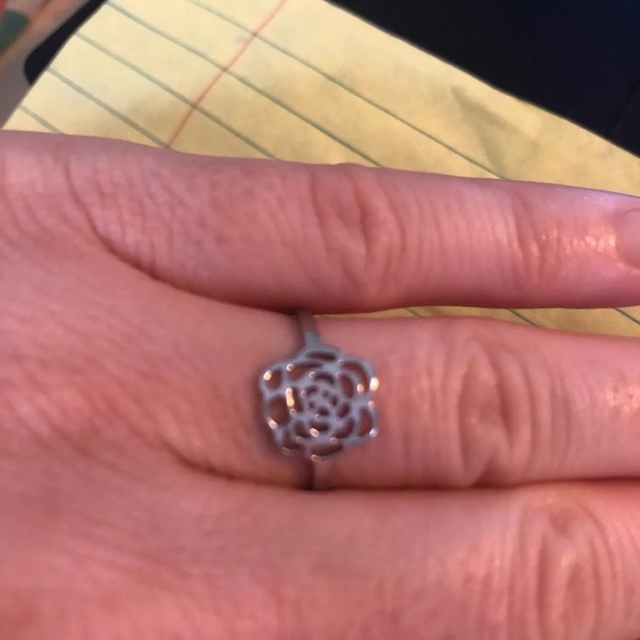 Rose Ring size 7 - Picture 2 of 2